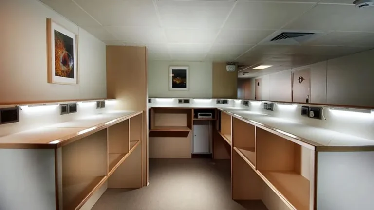 Are Komodo Liveaboard Trips Safe for Families with Children?