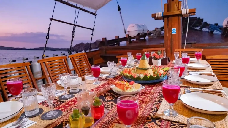 What Is Included On Komodo Boat Trips